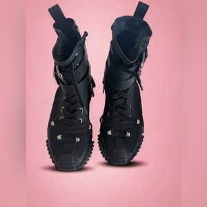 Gently worn black color Dolce&Gabbana boots size 38,5